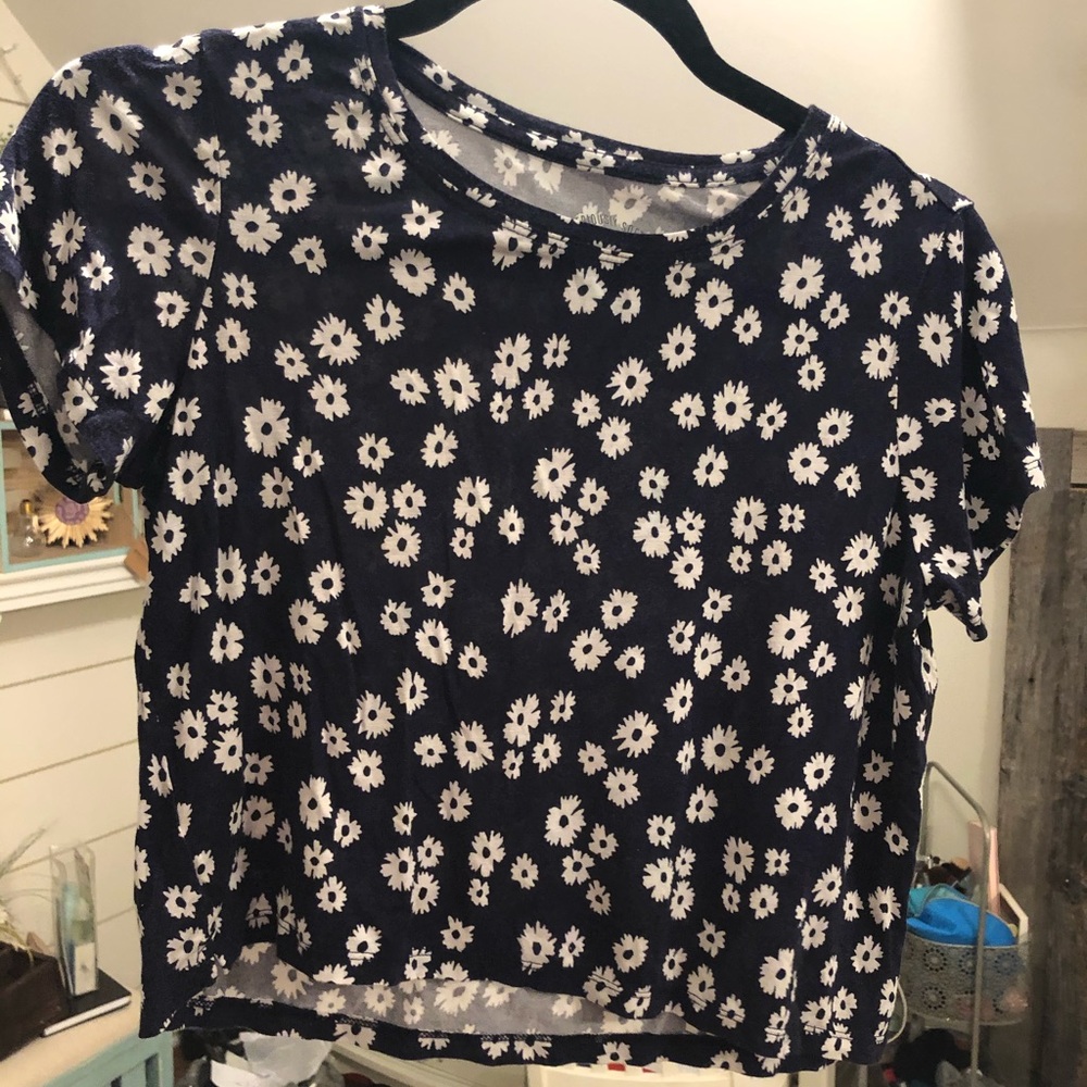 Cropped American Eagle tee